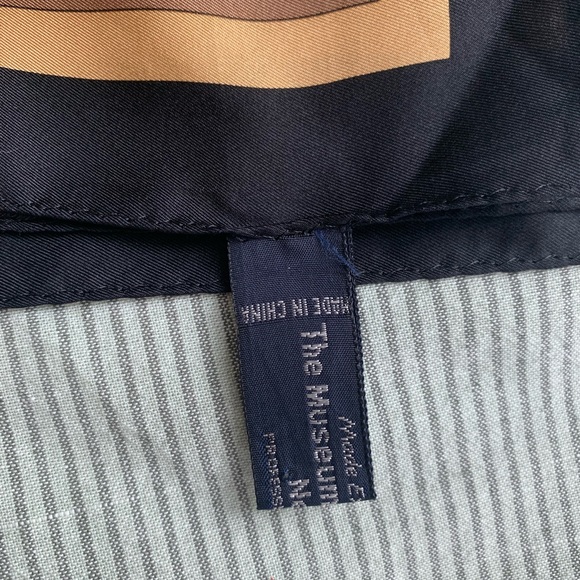 NYC MoMA Frank Lloyd Wright vintage silk scarf - Picture 2 of 4